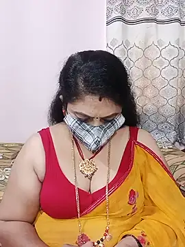 Snapshot of Kannadasexywifes chatting on June 18, 11:59 am Kannadasexywifes online show from June 18, 11:59 am