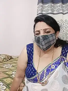 Snapshot of Kannadasexywifes chatting on June 20, 11:32 pm Kannadasexywifes online show from June 20, 11:32 pm