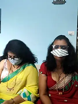 Snapshot of Kannadasexywifes chatting on May 4, 1:31 am Kannadasexywifes online show from May 4, 1:31 am