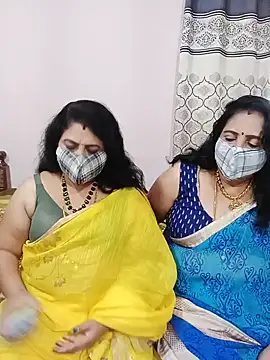 Snapshot of Kannadasexywifes chatting on July 7, 7:34 am Kannadasexywifes online show from July 7, 7:34 am