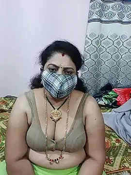 Snapshot of Kannadasexywifes chatting on July 9, 12:55 am Kannadasexywifes online show from July 9, 12:55 am