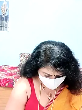 Snapshot of Kannadasexywifes chatting on May 10, 12:36 am Kannadasexywifes online show from May 10, 12:36 am