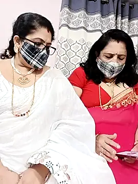 Snapshot of Kannadasexywifes chatting on June 13, 7:12 pm Kannadasexywifes online show from June 13, 7:12 pm