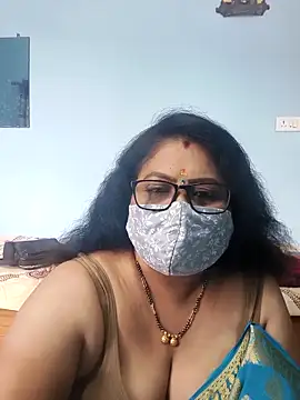 Snapshot of Kannadasexywifes chatting on May 5, 5:32 am Kannadasexywifes online show from May 5, 5:32 am
