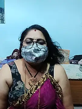Snapshot of Kannadasexywifes chatting on May 19, 5:36 am Kannadasexywifes online show from May 19, 5:36 am