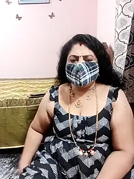 Snapshot of Kannadasexywifes chatting on June 11, 5:10 pm Kannadasexywifes online show from June 11, 5:10 pm