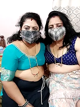 Snapshot of Kannadasexywifes chatting on July 5, 4:19 am Kannadasexywifes online show from July 5, 4:19 am