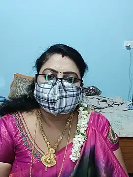 Snapshot of Kannadasexywifes chatting on May 16, 11:37 pm Kannadasexywifes online show from May 16, 11:37 pm
