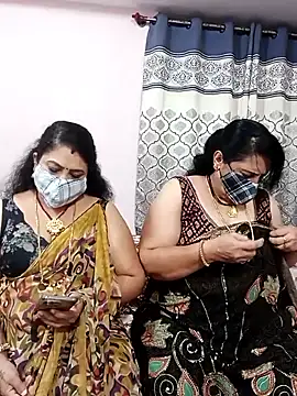 Snapshot of Kannadasexywifes chatting on June 17, 5:12 pm Kannadasexywifes online show from June 17, 5:12 pm