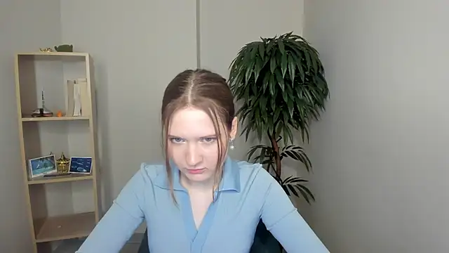 Snapshot of KourtneyRevira chatting on February 15, 8:35 am KourtneyRevira online show from February 15, 8:35 am