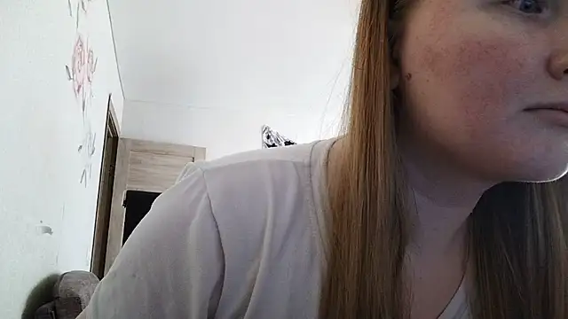 Snapshot of AnikaLipps chatting on June 8, 4:40 pm AnikaLipps online show from June 8, 4:40 pm