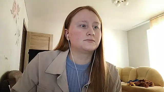 AnikaLipps online show from April 13, 7:45 am