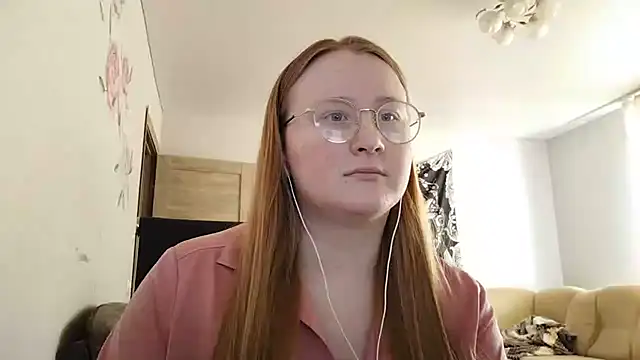 AnikaLipps online show from March 22, 11:45 am