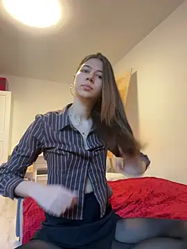 KiraVixenSweet online show from February 18, 3:08 pm