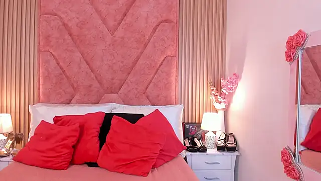 Snapshot of DanielaLeroy chatting on February 28, 4:17 pm DanielaLeroy online show from February 28, 4:17 pm