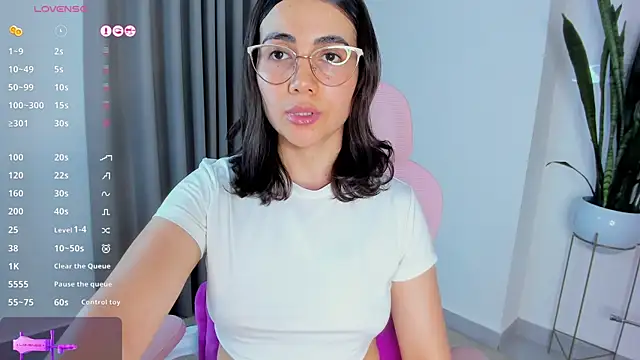 sara ospina22 online show from April 7, 6:32 pm
