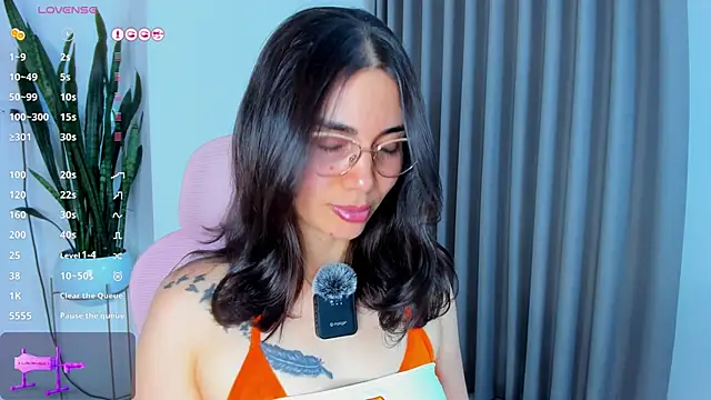 Snapshot of sara_ospina22 chatting on June 8, 11:49 pm sara ospina22 online show from June 8, 11:49 pm