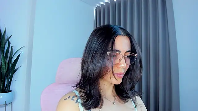 sara ospina22 online show from April 30, 8:38 pm