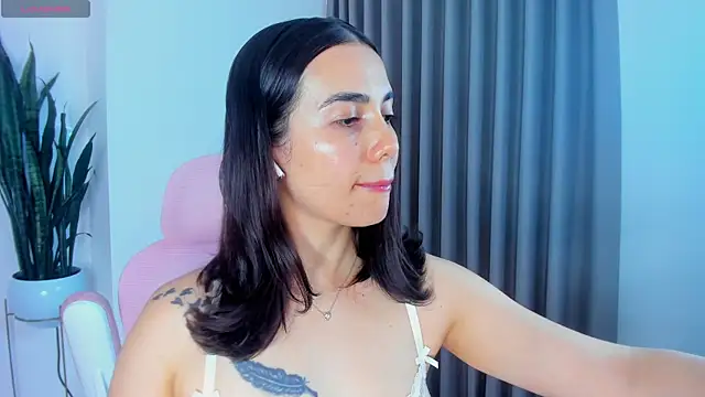 Snapshot of sara_ospina22 chatting on May 31, 9:04 pm sara ospina22 online show from May 31, 9:04 pm