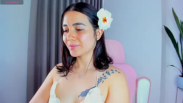 sara ospina22 online show from April 18, 1:13 pm