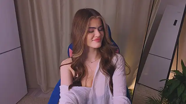 404CUTIE  online show from May 5, 5:32 am