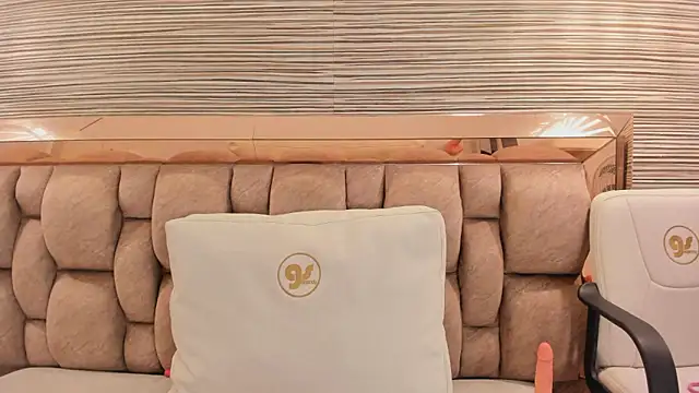 Snapshot of annie_shine_ chatting on February 22, 11:34 am annie shine online show from February 22, 11:34 am