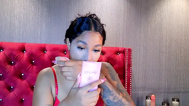 Kinsleybrown online show from February 28, 4:39 pm