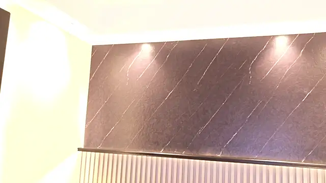 Kinsleybrown online show from April 10, 4:19 am