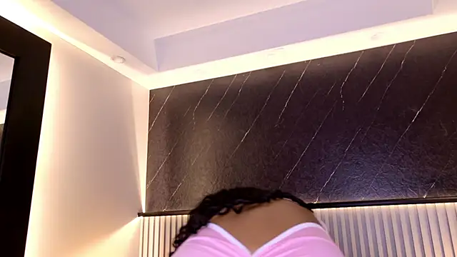 Kinsleybrown online show from April 24, 4:14 am