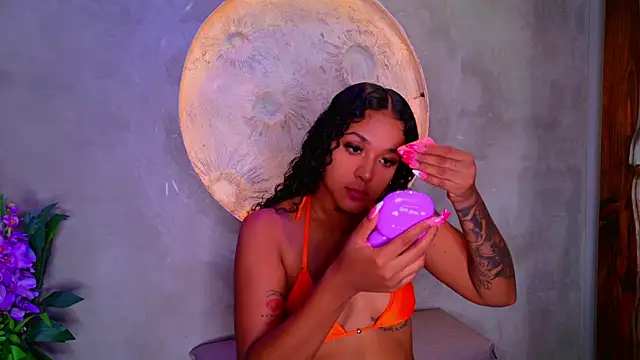 Kinsleybrown online show from March 24, 4:12 am