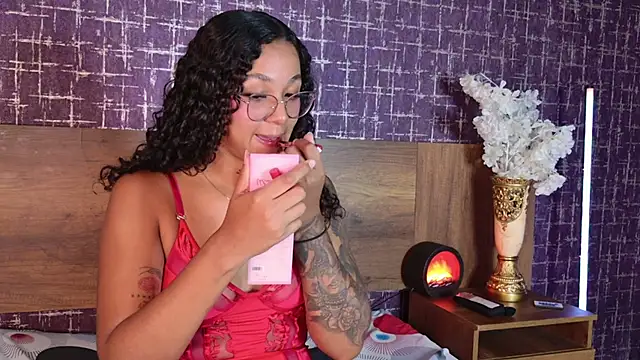 Kinsleybrown online show from March 7, 10:10 am