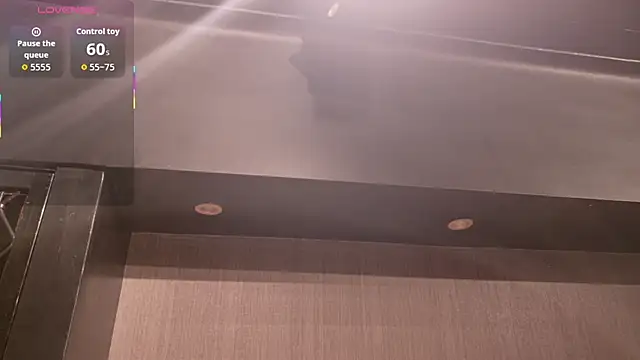 Kinsleybrown online show from February 27, 4:29 pm