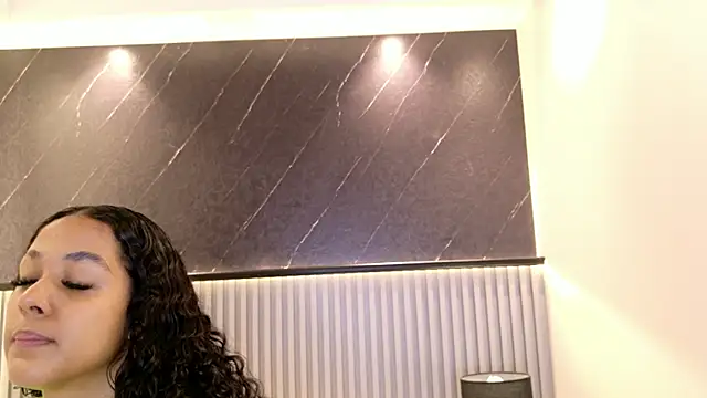 Kinsleybrown online show from April 9, 4:14 am