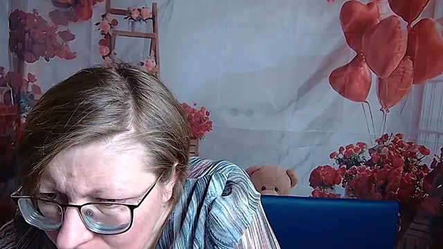 Snapshot of RadaChudna chatting on February 18, 6:11 am RadaChudna online show from February 18, 6:11 am