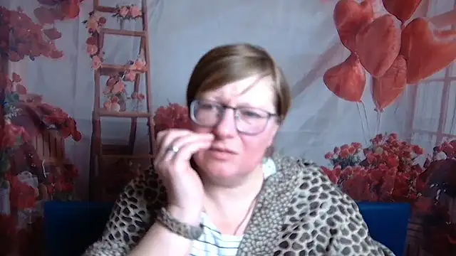 Snapshot of RadaChudna chatting on February 19, 6:10 am RadaChudna online show from February 19, 6:10 am