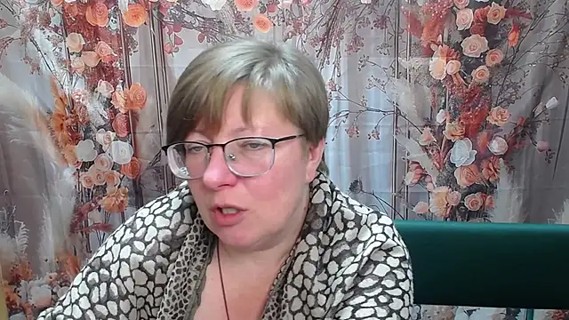 Snapshot of RadaChudna chatting on April 25, 5:21 pm RadaChudna online show from April 25, 5:21 pm