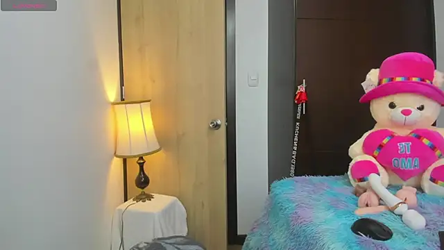 alisoondrean  online show from February 20, 12:51 pm