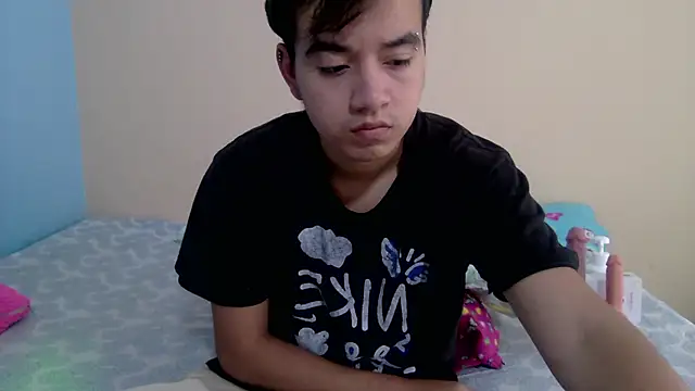 Snapshot of IronDante chatting on April 29, 12:09 pm IronDante online show from April 29, 12:09 pm