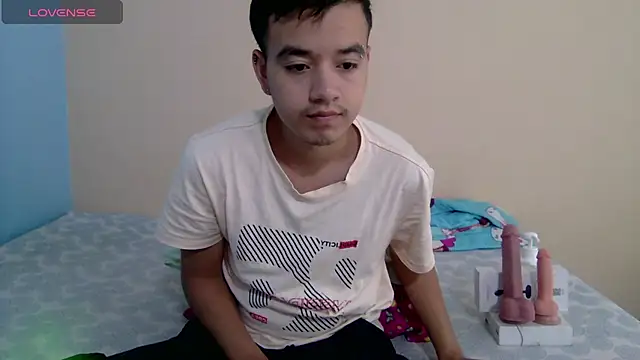 Snapshot of IronDante chatting on June 4, 12:10 pm IronDante online show from June 4, 12:10 pm