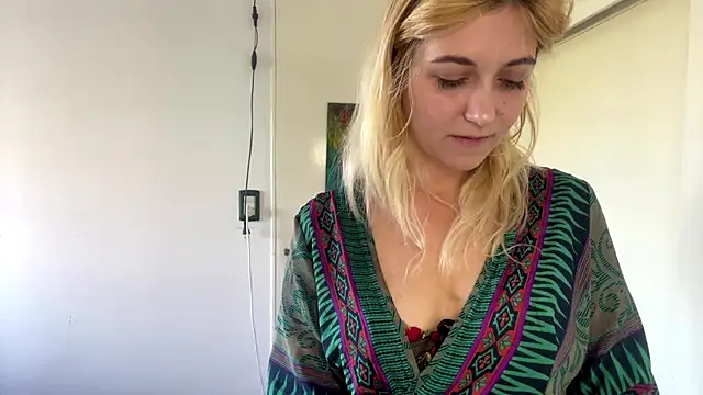 Sophiasnarl online show from February 25, 8:08 pm