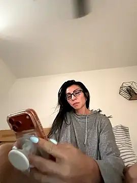 lunasexy79 online show from April 9, 2:01 pm