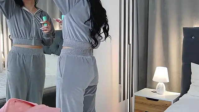 VikkyVonn online show from May 3, 10:09 am