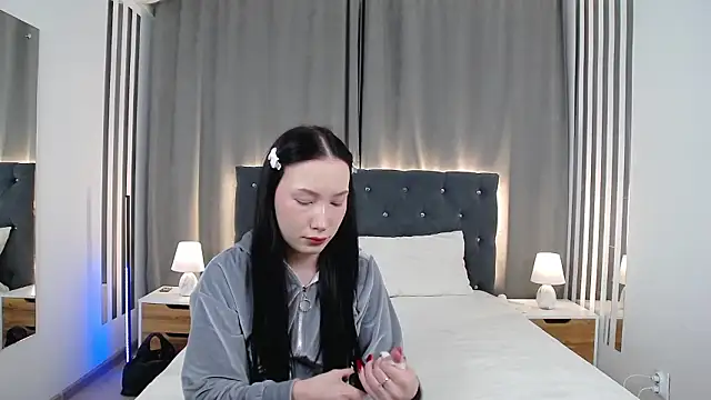 VikkyVonn online show from March 12, 12:09 pm