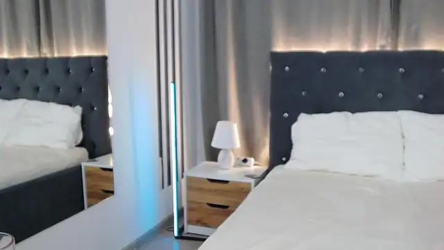 VikkyVonn online show from April 12, 11:35 am