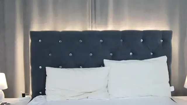 Snapshot of VikkyVonn chatting on July 9, 10:59 am VikkyVonn online show from July 9, 10:59 am