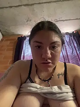 ZoE-sweettt online show from April 13, 8:24 pm