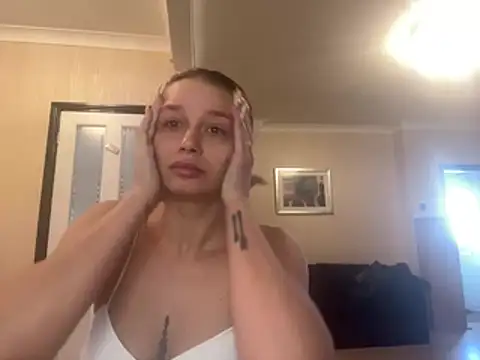FoxyValentine online show from April 19, 10:05 am