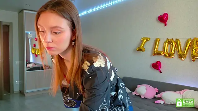 Snapshot of KateNickson chatting on February 19, 6:10 am KateNickson online show from February 19, 6:10 am