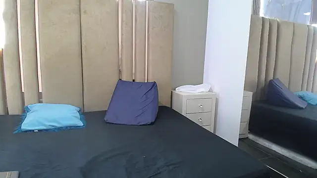 Snapshot of cherry07_ chatting on February 16, 11:20 am cherry07 online show from February 16, 11:20 am