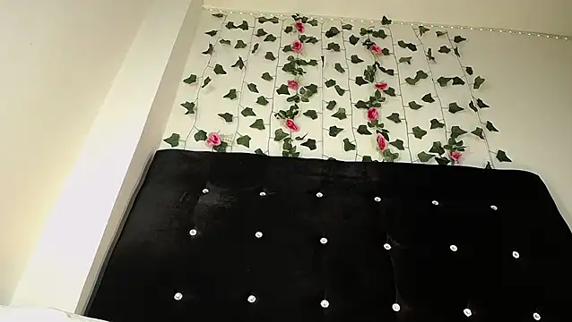 Kristal Queen01 online show from April 12, 6:22 pm